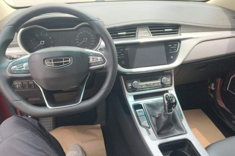 Used Geely Auto Emgrand GS 2019 1.4T Manual Ya Center Console