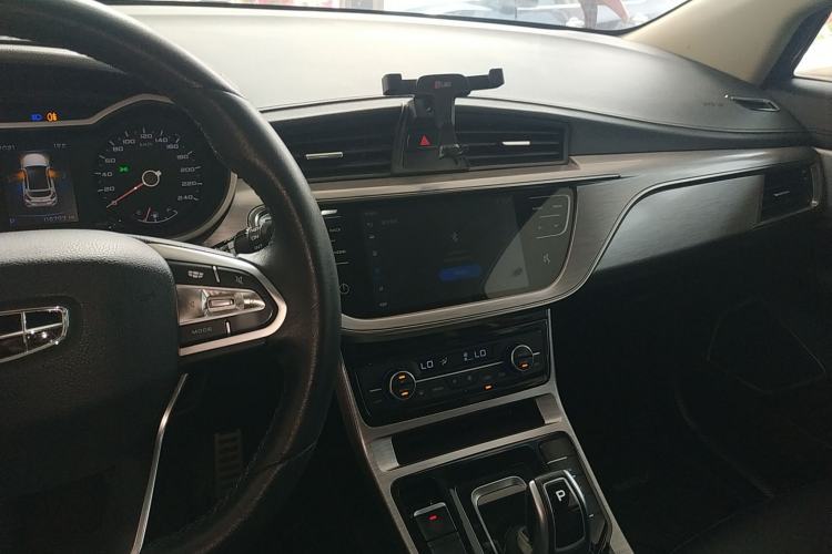 Used Geely Auto Emgrand GS 2019 1.5TD DCT Active 260T Center Console