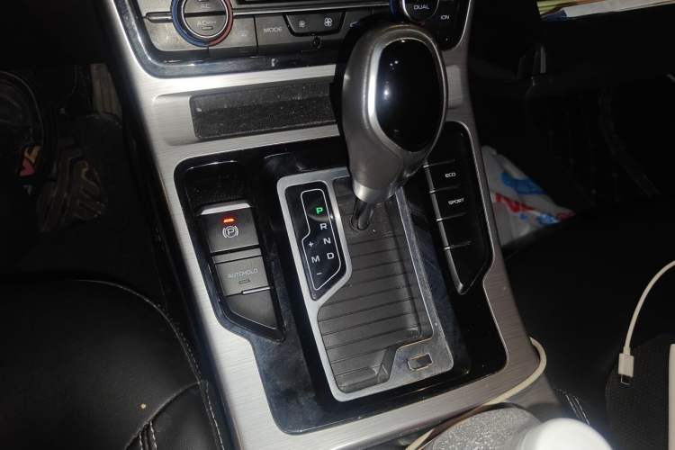 Used Geely Auto Emgrand GS 2019 1.4T CVT Edition Gear Lever