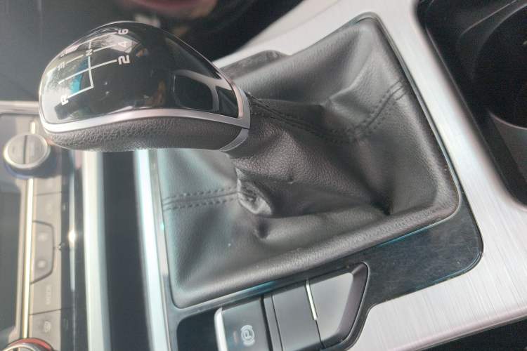 Used Geely Auto Emgrand GS 2019 1.4T Manual Ya Gear Lever