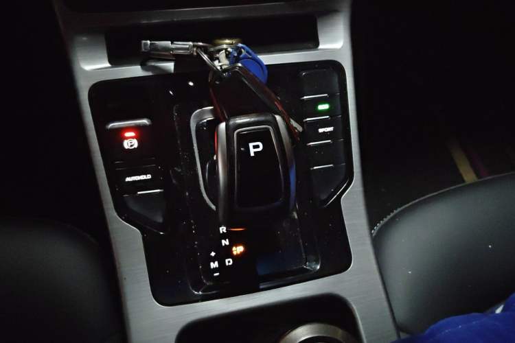 Used Geely Auto Emgrand GS 2019 1.5TD DCT Active 260T Gear Lever