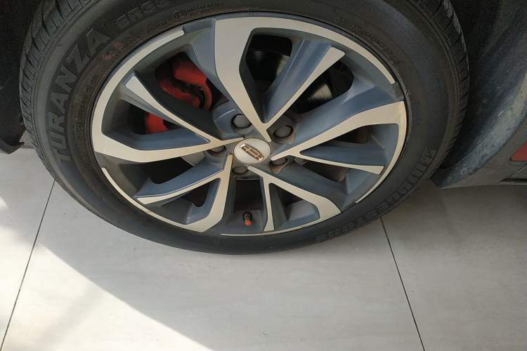 Used Geely Auto Emgrand GS 2019 1.5TD DCT Active 260T Left Front Wheel Hub