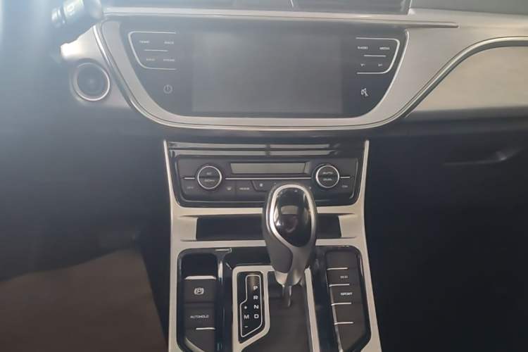 Used Geely Auto Emgrand GS 2019 1.4T CVT Edition Audio And AC Panel