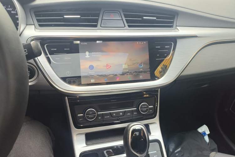 Used Geely Auto Emgrand GS 2019 1.4T CVT Edition Audio And AC Panel