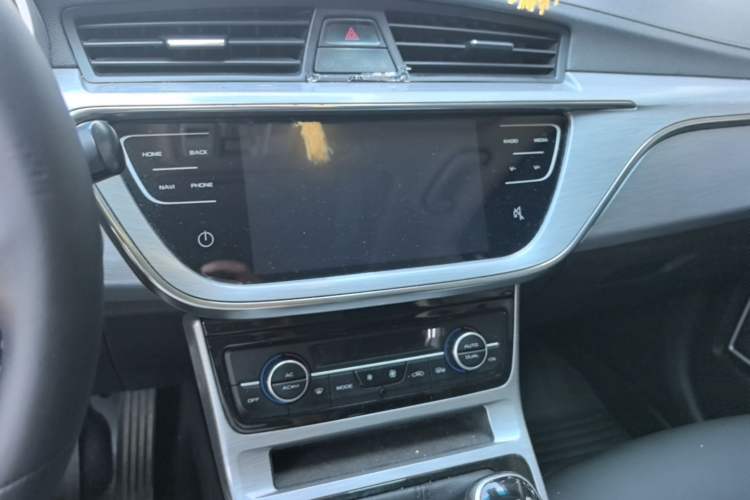 Used Geely Auto Emgrand GS 2019 1.4T Manual Ya Audio And AC Panel