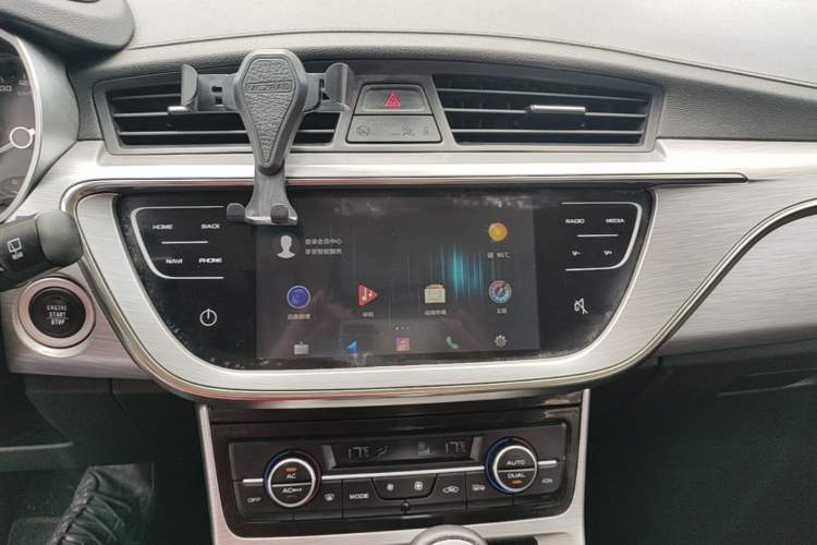 Used Geely Auto Emgrand GS 2019 1.4T CVT Edition Audio And AC Panel