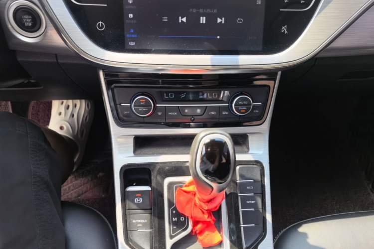 Used Geely Auto Emgrand GS 2019 1.4T CVT Edition Audio And AC Panel