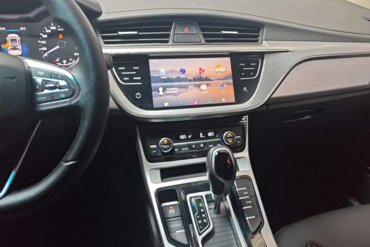 Used Geely Auto Emgrand GS 2019 1.4T CVT Edition Audio And AC Panel