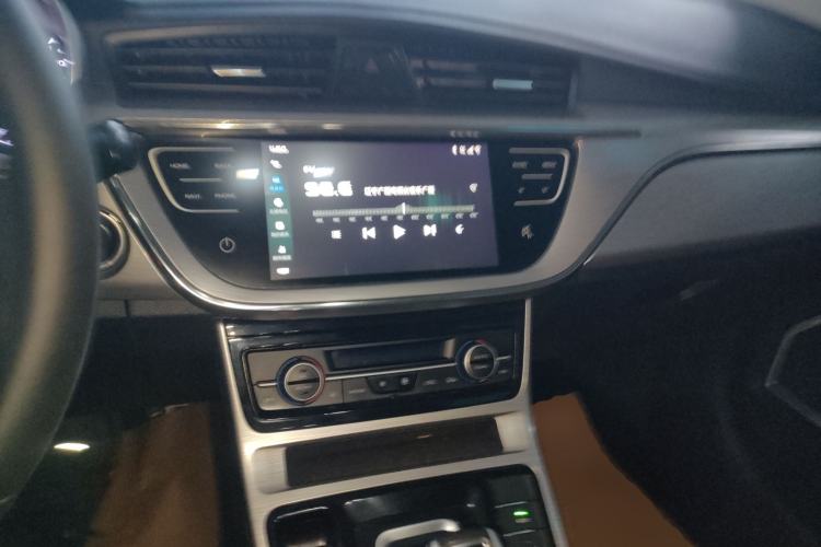 Used Geely Auto Emgrand GS 2019 1.5TD DCT Active 260T Center Console
