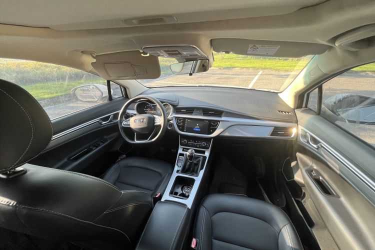 Used Geely Auto Emgrand GS 2019 1.4T Manual Ya Center Console