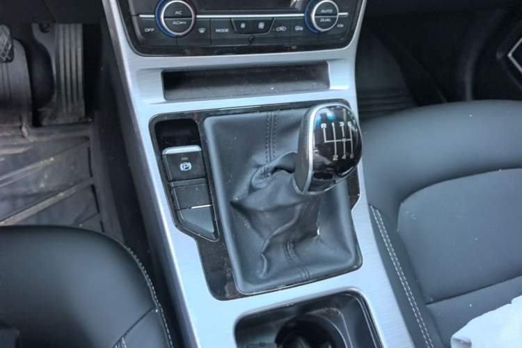Used Geely Auto Emgrand GS 2019 1.4T Manual Ya Gear Lever