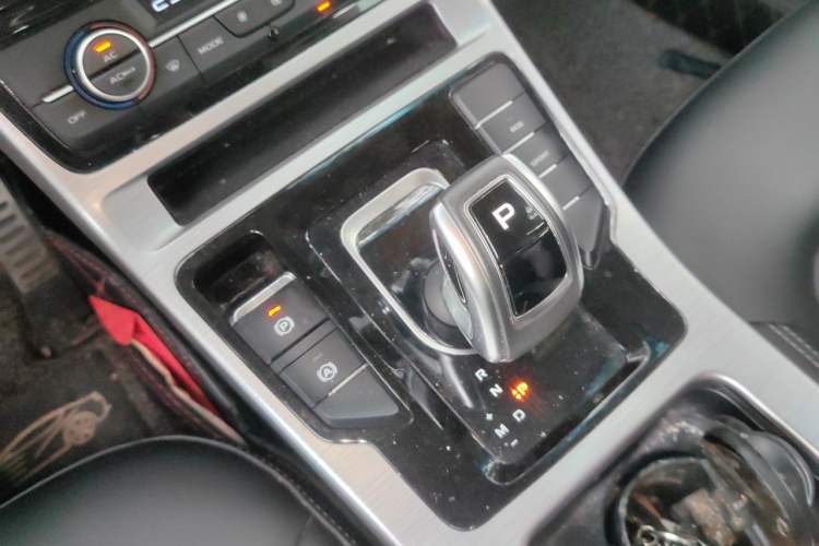 Used Geely Auto Emgrand GS 2019 1.5TD DCT Active 260T Gear Lever