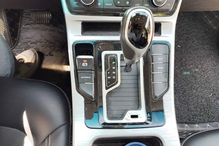 Used Geely Auto Emgrand GS 2019 1.4T CVT Edition Gear Lever