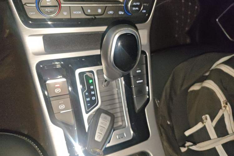 Used Geely Auto Emgrand GS 2019 1.4T CVT Edition Gear Lever
