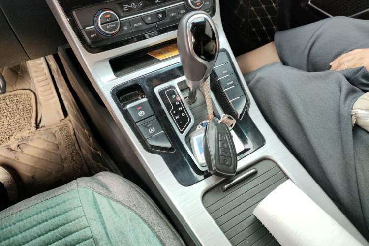 Used Geely Auto Emgrand GS 2019 1.4T CVT Active Gear Lever