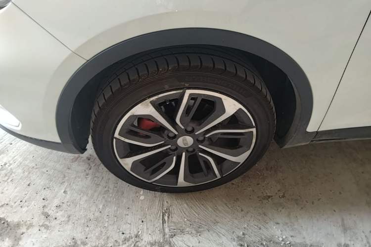 Used Geely Auto Emgrand GS 2019 1.5TD DCT Active Pro 260T Left Front Wheel Hub