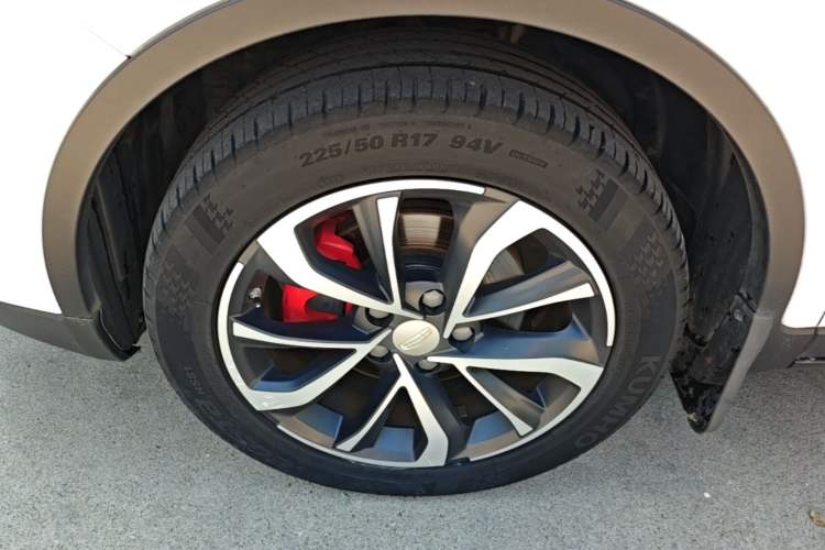 Used Geely Auto Emgrand GS 2019 1.5TD DCT Active 260T Left Front Wheel Hub