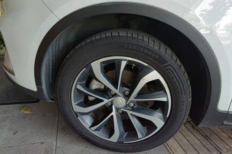 Used Geely Auto Emgrand GS 2019 1.4T CVT Edition Left Front Wheel Hub