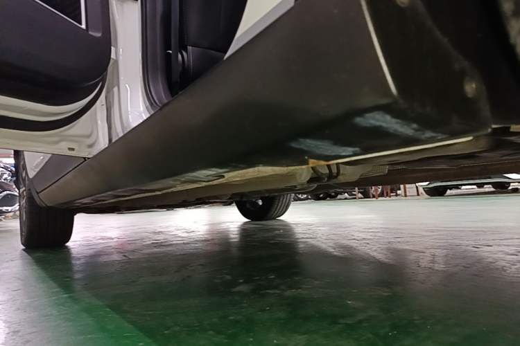 Used Geely Auto Emgrand GS 2019 1.4T CVT Edition Left Side Sill