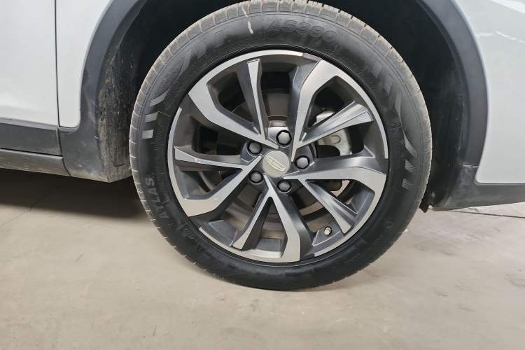 Used Geely Auto Emgrand GS 2019 1.4T CVT Edition Right Front Wheel Hub