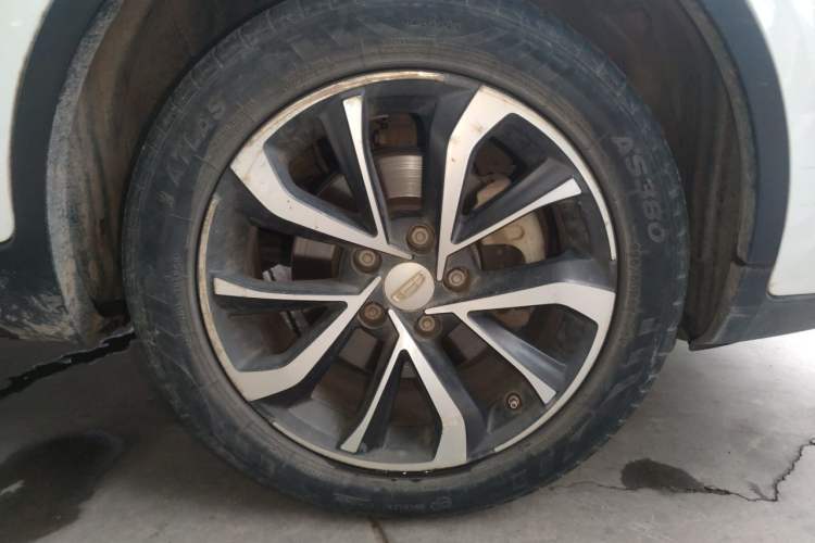 Used Geely Auto Emgrand GS 2019 1.4T CVT Edition Right Front Wheel Hub