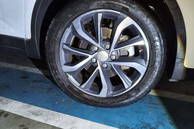 Used Geely Auto Emgrand GS 2019 1.4T CVT Edition Right Front Wheel Hub