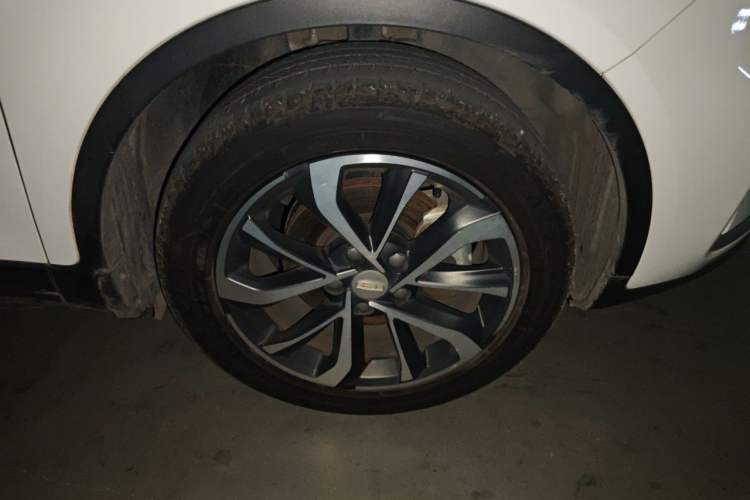 Used Geely Auto Emgrand GS 2019 1.4T CVT Edition Right Front Wheel Hub