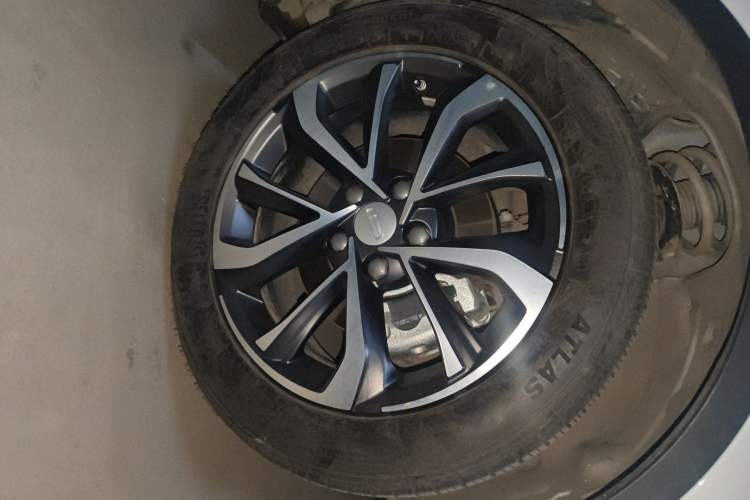 Used Geely Auto Emgrand GS 2019 1.4T CVT Edition Right Front Wheel Hub