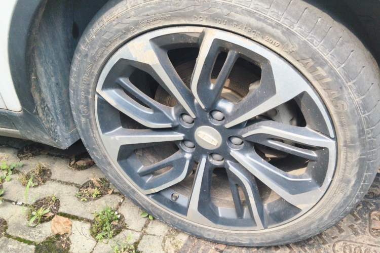 Used Geely Auto Emgrand GS 2019 1.4T CVT Edition Right Front Wheel Hub