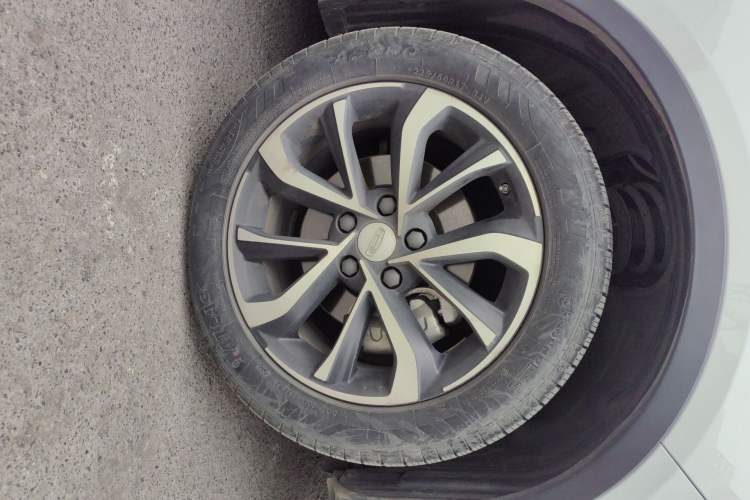Used Geely Auto Emgrand GS 2019 1.4T CVT Edition Right Front Wheel Hub