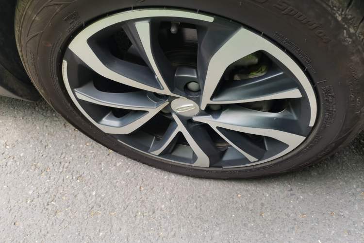 Used Geely Auto Emgrand GS 2019 1.4T CVT Edition Right Front Wheel Hub