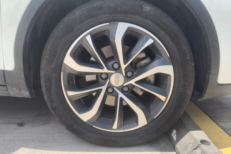 Used Geely Auto Emgrand GS 2019 1.4T CVT Edition Right Front Wheel Hub