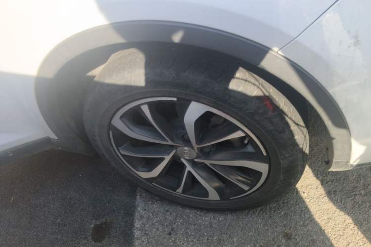 Used Geely Auto Emgrand GS 2019 1.4T CVT Edition Right Front Wheel Hub