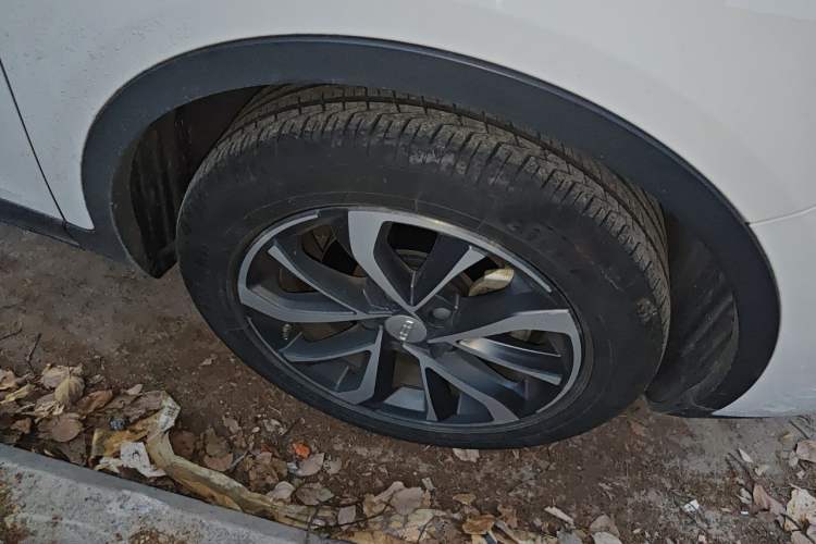 Used Geely Auto Emgrand GS 2019 1.4T CVT Edition Right Front Wheel Hub