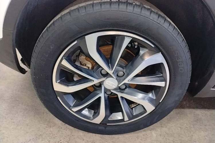 Used Geely Auto Emgrand GS 2019 1.4T CVT Edition Right Rear Wheel Hub