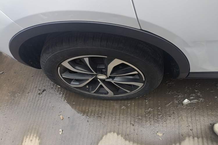 Used Geely Auto Emgrand GS 2019 1.4T CVT Edition Right Rear Wheel Hub