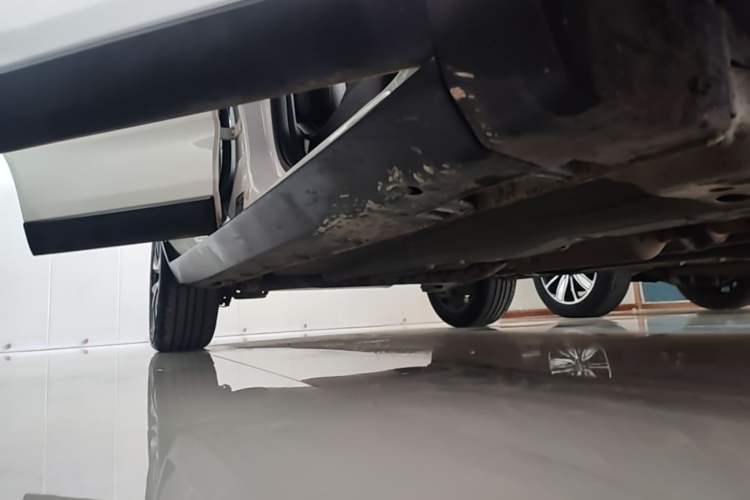 Used Geely Auto Emgrand GS 2019 1.4T CVT Edition Right Side Sill