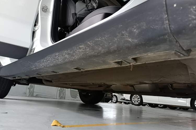 Used Geely Auto Emgrand GS 2019 1.4T CVT Edition Right Side Sill