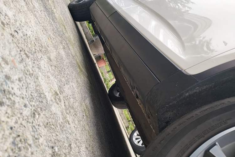 Used Geely Auto Emgrand GS 2019 1.4T Manual Ya Right Side Sill