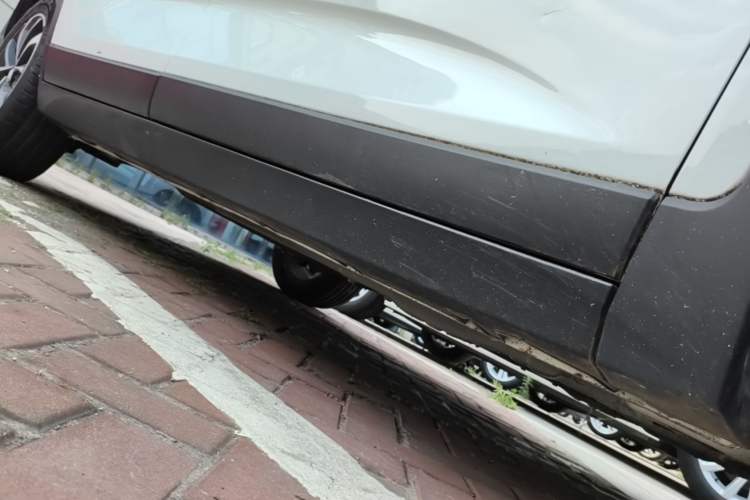 Used Geely Auto Emgrand GS 2019 1.4T CVT Edition Right Side Sill