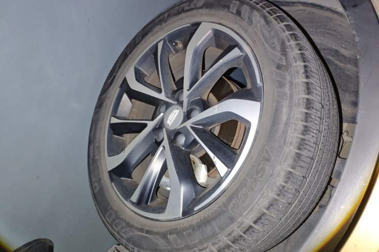 Used Geely Auto Emgrand GS 2019 1.4T CVT Edition Right Front Wheel Hub