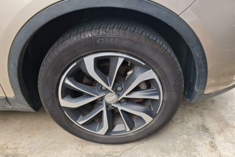 Used Geely Auto Emgrand GS 2019 1.4T CVT Edition Right Front Wheel Hub