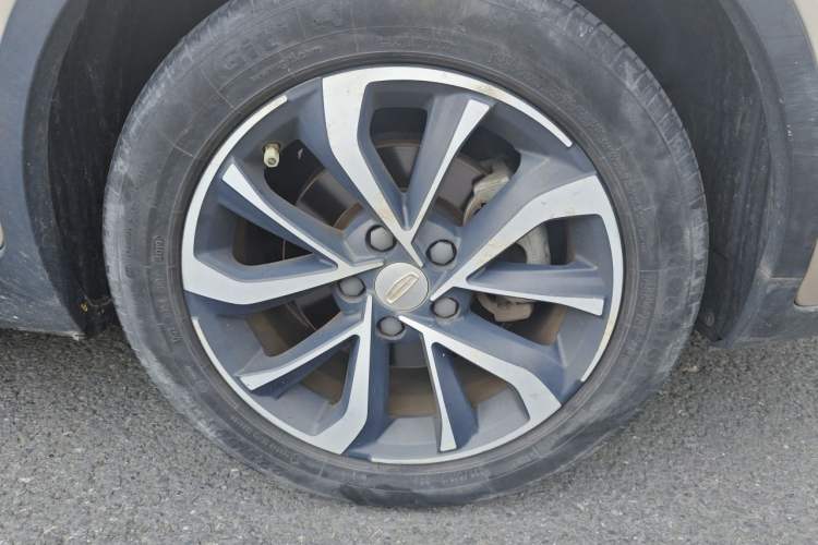 Used Geely Auto Emgrand GS 2019 1.4T CVT Edition Right Front Wheel Hub