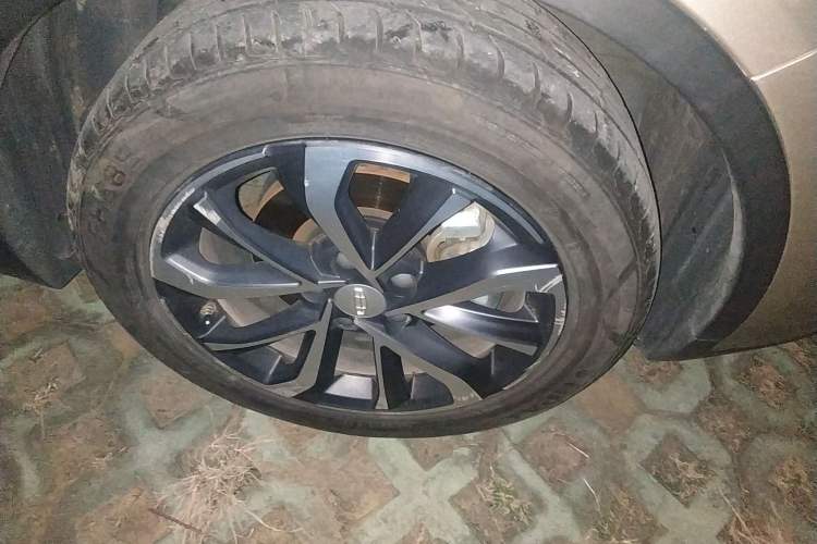 Used Geely Auto Emgrand GS 2020 1.4T CVT Ya Right Front Wheel Hub