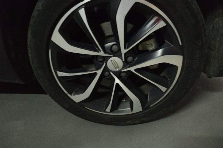 Used Geely Auto Emgrand GS 2020 1.4T CVT Ya Right Front Wheel Hub