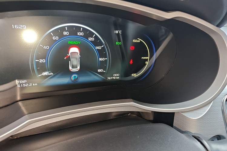 Used Geely Auto Emgrand GSe 2018 ZhenShang Model Odometer Close Up