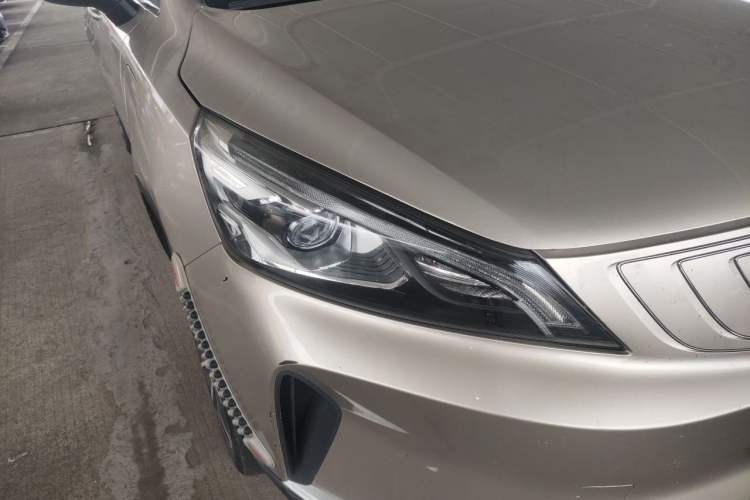 Used Geely Auto Emgrand GSe 2018 ZhenShang Model Right Front Headlight
