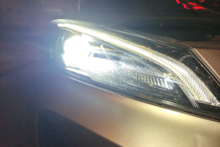 Used Geely Auto Emgrand GSe 2018 Zunshang Model Right Front Headlight