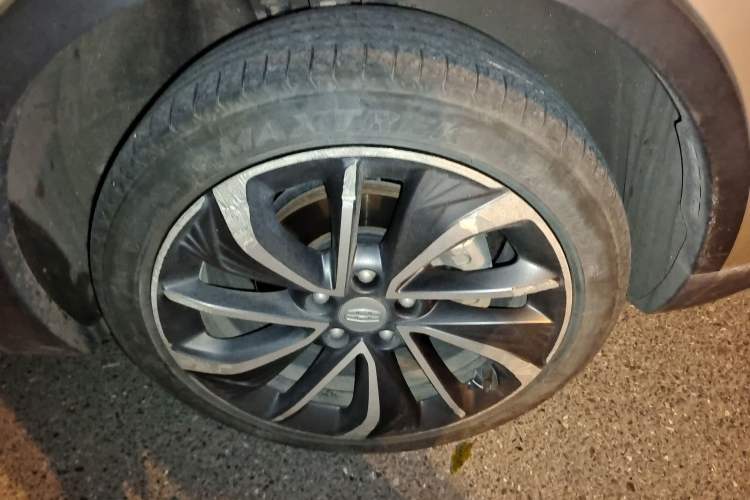 Used Geely Auto Emgrand GSe 2018 Zunshang Model Right Front Wheel Hub