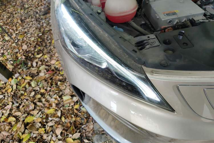 Used Geely Auto Emgrand GSe 2018 ZhenShang Model Right Front Headlight